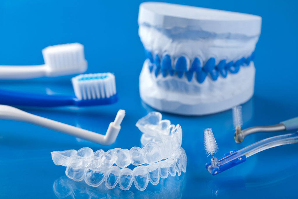 Everything You Need to Know about Professional vs At-Home Teeth Whitening |  HealthEngine Blog